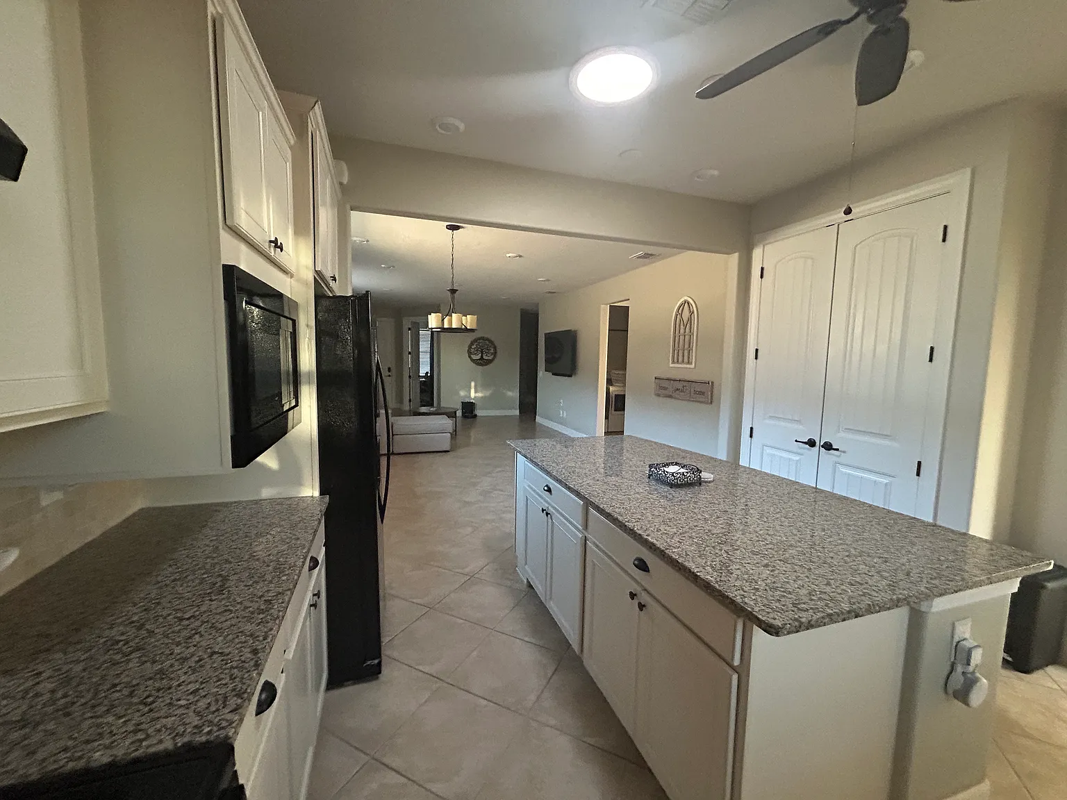 2 bed, 1432 sqft, $2,250 — Photo 4