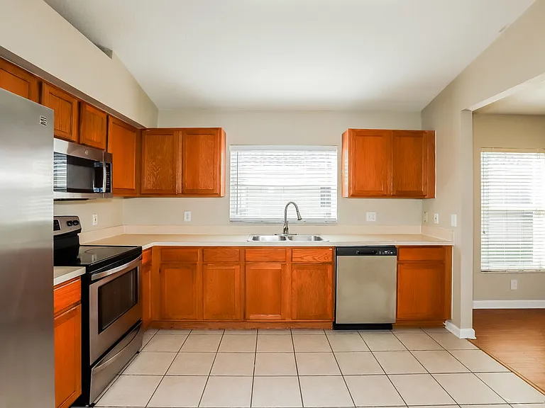 11424 Misty Isle Ln — Photo 7