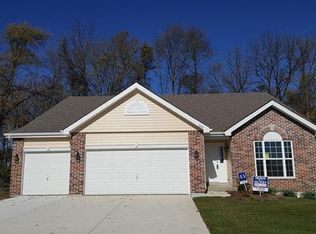 1004 Richland Park Dr, O Fallon, IL 62269