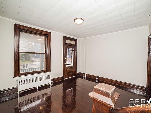 4th image of 48 E Middle St