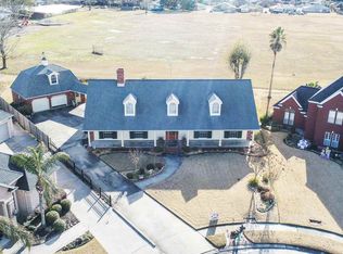 2729 River Oaks Dr, Port Neches, TX 77651