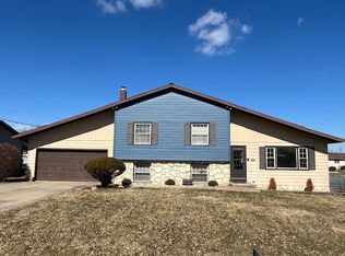 1720 Victoria Ct, Mansfield, OH 44906