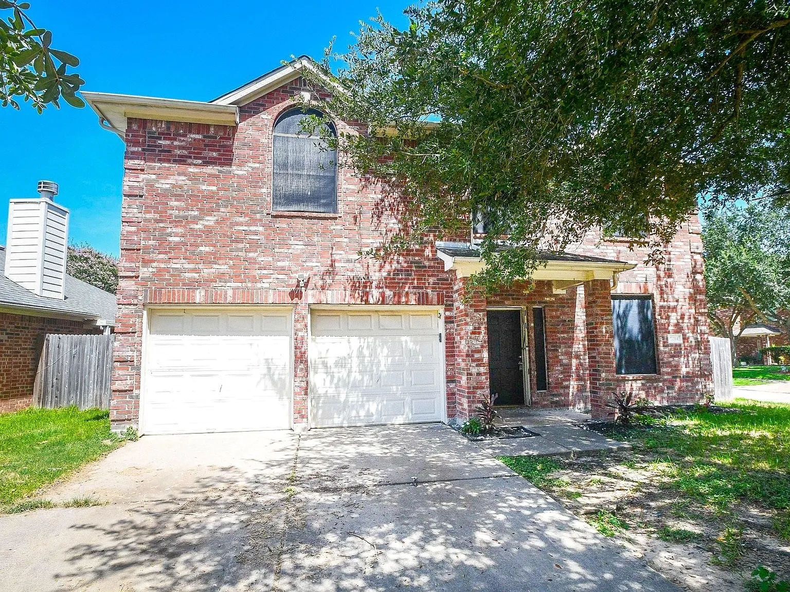 4 bed, 2.5 bath, 2562 sqft, $2,350 — Photo 1