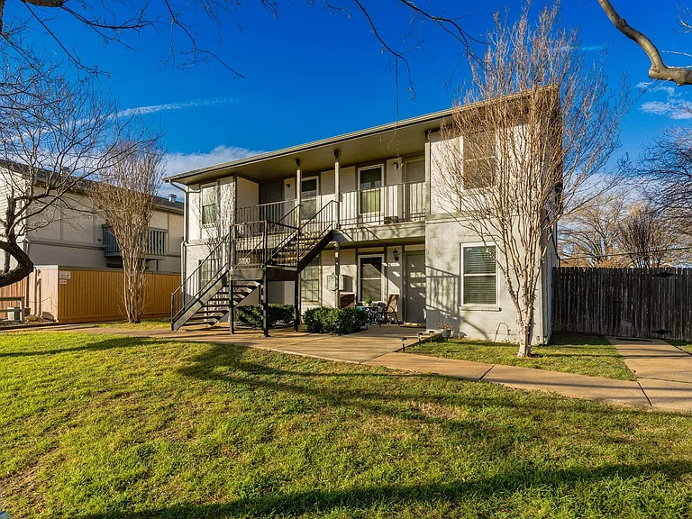 3700 Washburn Ave #D — Photo 2