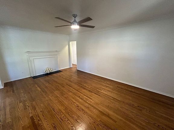 4th image of 3012 Crestford Dr