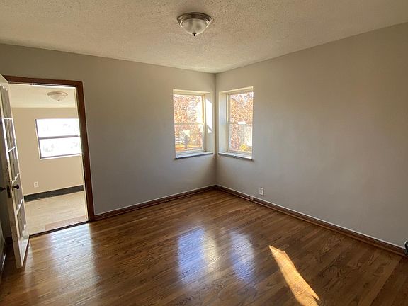 3rd image of 5322 Miami St #2