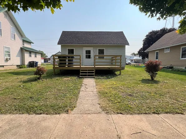 956 Cherry St, Ocheyedan, IA 51354