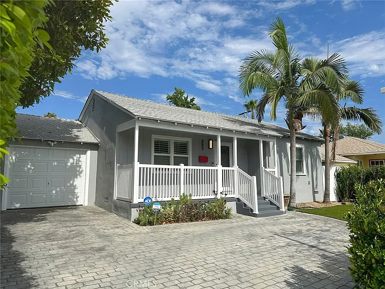 5857 Balcom Ave — Photo 1
