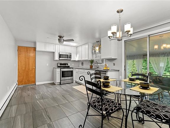 4th image of 32 Tampa St