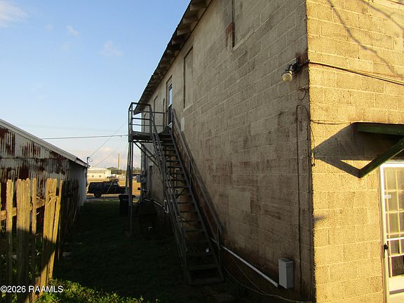 4th image of 1127 Jane St