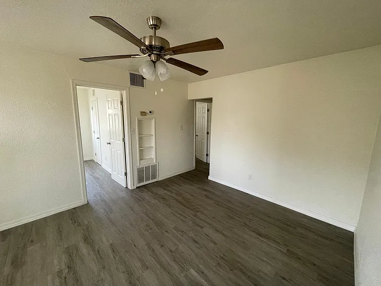 2337 S Walnut Ave — Photo 9