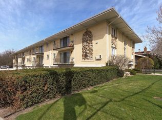 2 N Dee Rd APT 201, Park Ridge, IL