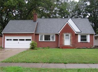 1411 Guarnieri Dr NE, Warren, OH