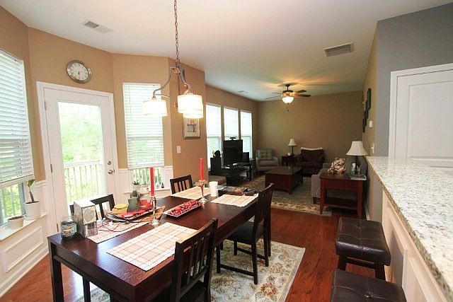 Large Dining/Breakfast Area