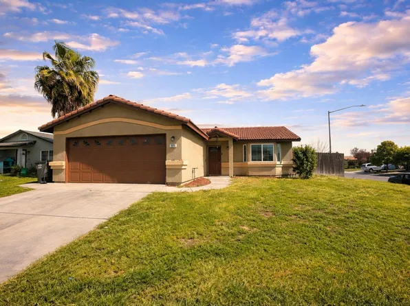 1895 Madison Dr, Madera, CA 93638