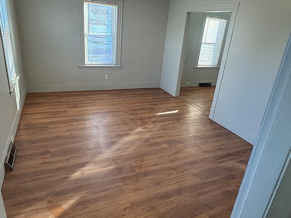 5th image of 2 Clinton St #1