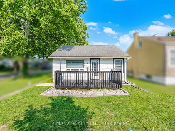 34 Dover Rd, Welland, ON L3B 2T9