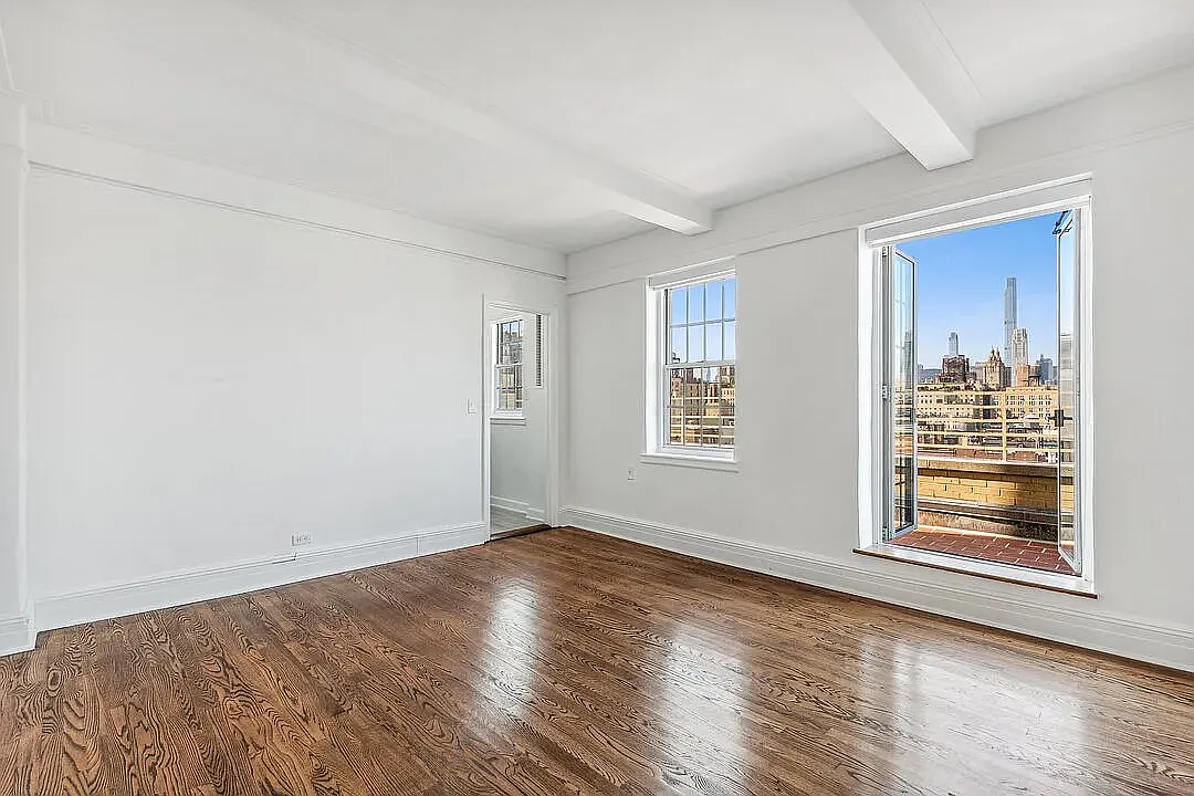 40 W 86th St — Photo 3