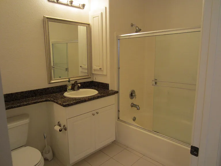 810 Regal Rd #I5 — Photo 11