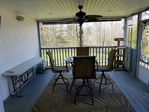 screened in back deck