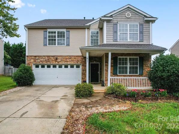 1911 Savannah Hills Dr, Matthews, NC 28105