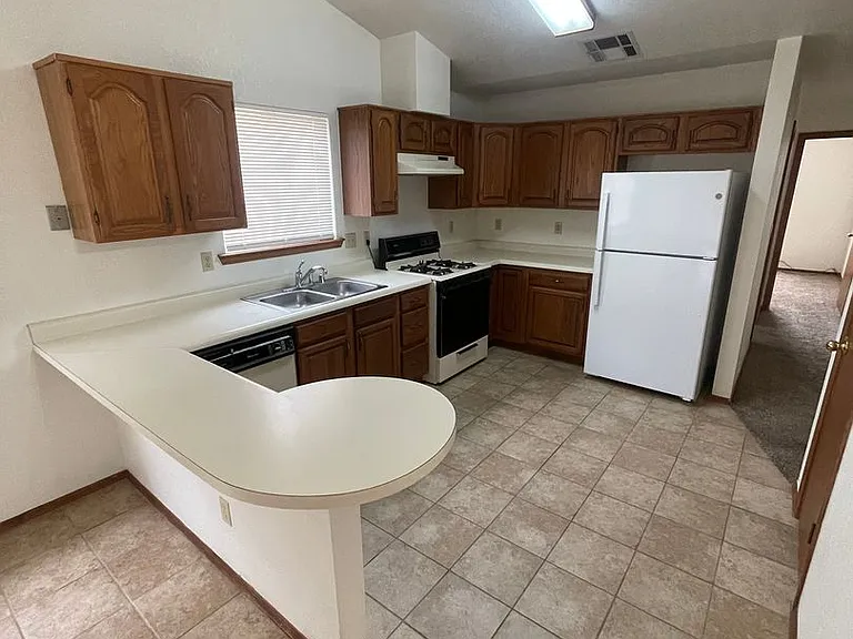 5015 Emerald St — Photo 14