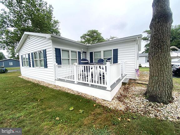3rd image of 26608 Landing Rd #27