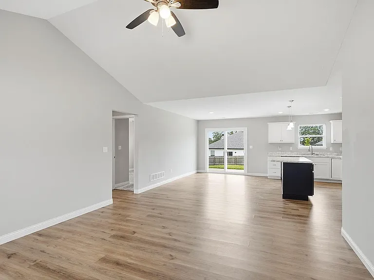 5502 Geyser Blvd — Photo 7