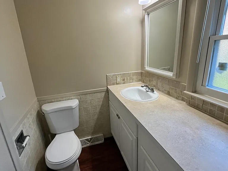31709 Grove St — Photo 9
