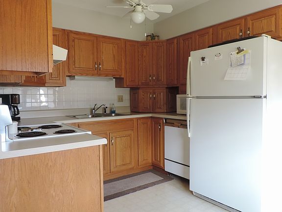 5th image of 3905 Penbrook Ln