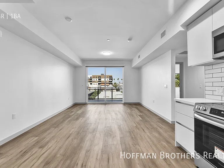 1240 Magnolia Ave #401 — Photo 12