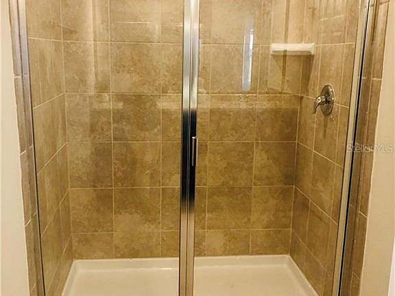 5th image of 3863 Plainview Dr