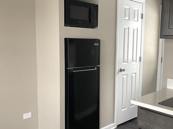 4th image of 41074 N Illinois #1