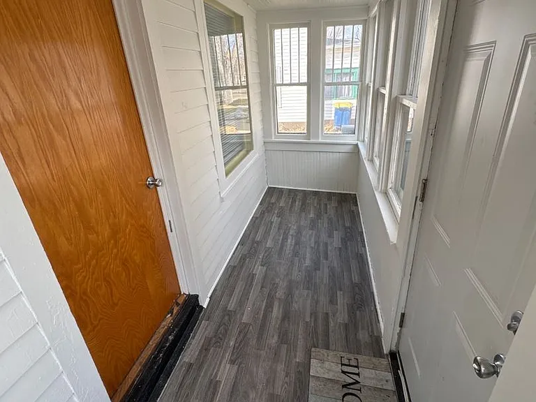 455 2nd St SW — Photo 2