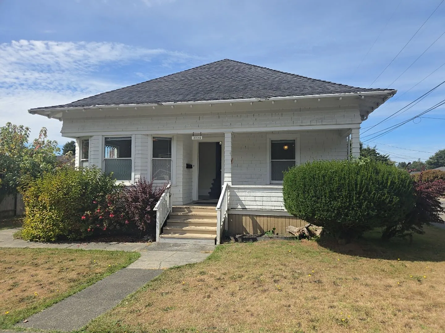 4BD Eureka home on quiet street with fully-fenced yard! — Photo 3