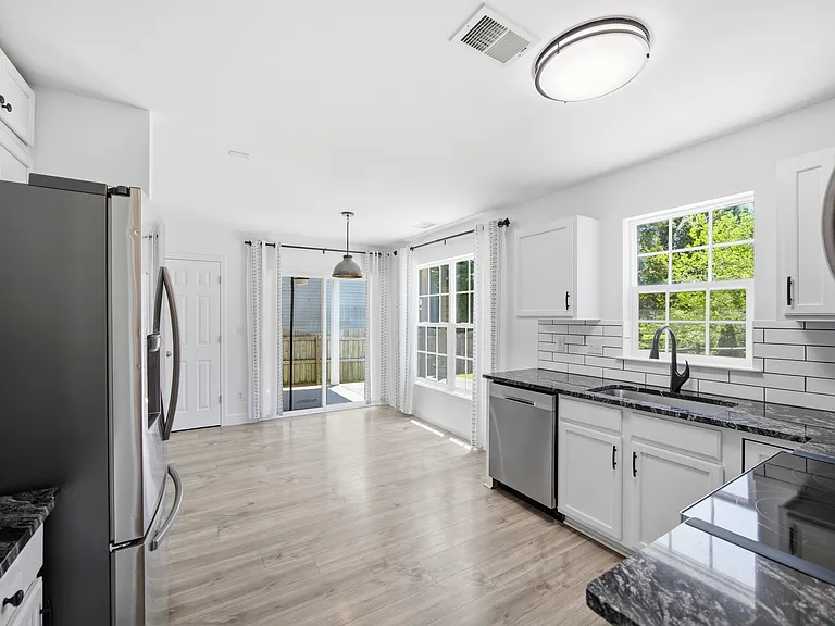 8502 Appledale Dr — Photo 11