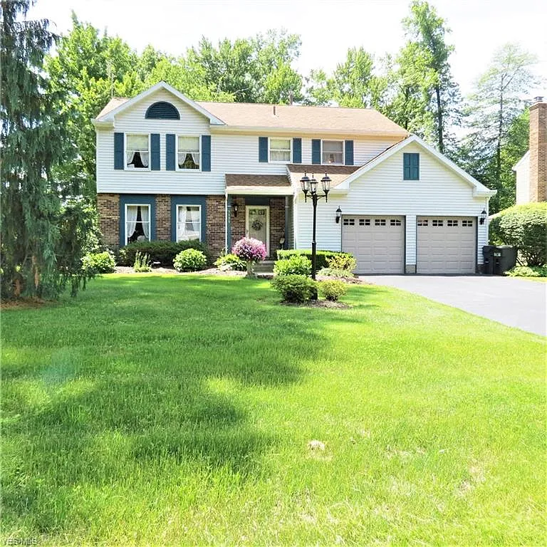 9191 Briarbrook Dr NE photo 1