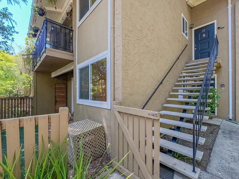 420 Alberto Way #36 — Photo 2