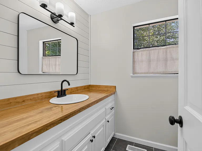 17 Laver Cir — Photo 32