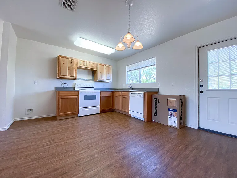 3215 Northwest Blvd — Photo 9