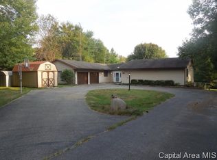 214 Trillium Ln, Springfield, IL 62707