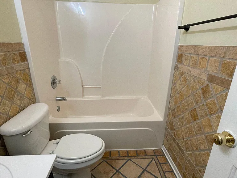 136 Centennial Cir — Photo 15