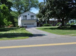 875 River Rd, Agawam, MA 01001