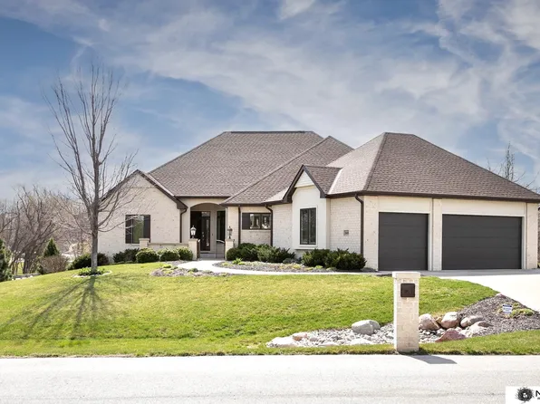 3400 Firethorn Ter, Lincoln, NE 68520