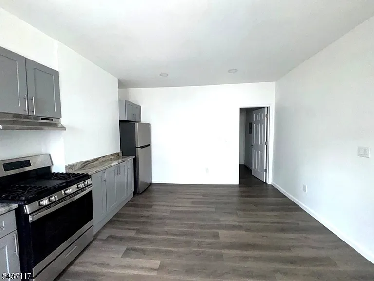 76-78 Market St #2 — Photo 2