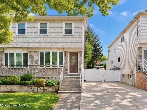 55 Bowling Green Pl, Staten Island, NY 10314