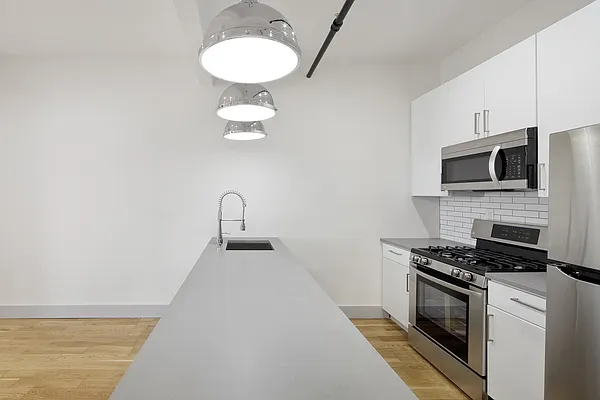 Rented by Bold New York | media 24