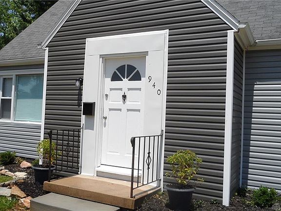 4th image of 940 Maple St