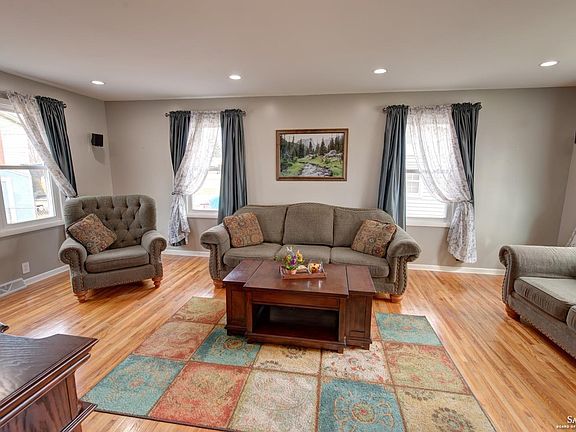 5th image of 107 E Parkway Ave