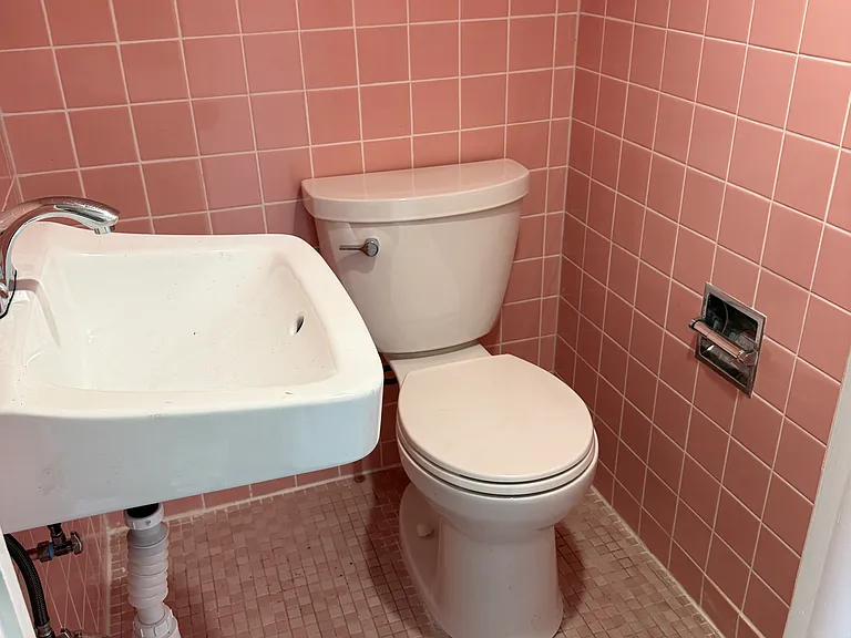3rd floor 1/2 bath